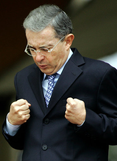 Staatschef Uribe gefällt das Präsidentenamt