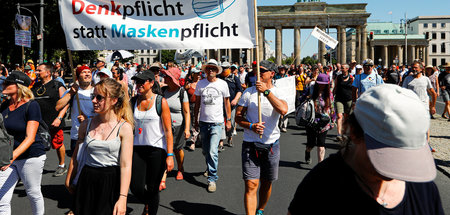 »Coronarebellen« demonstrieren in Berlin (1.8.2020)