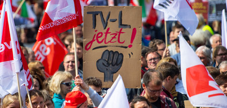1.-Mai-Demo am Brandenburger Tor in Berlin (2019)