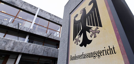 Professor Stemmler kündigt eine Verfassungsbeschwerde beim Bunde