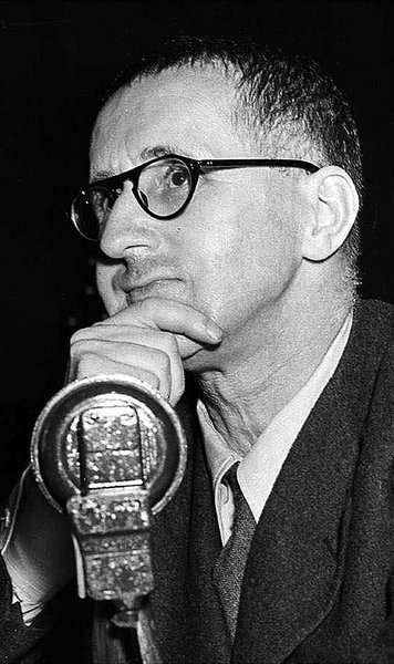 Nicht über Bäume sprechen: Bertolt Brecht 1947