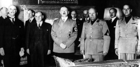 Den Nazis die Tschechoslowakei in den Rachen geworfen: »Der Verr...