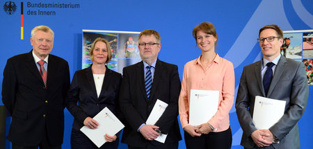 »Lebendiges Analyse-Tool«: Potas-Kommission im Mai 2017 (Reinhar...