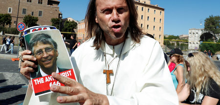 Ob in Italien oder in der BRD: Bill Gates ist der »Antichrist« (...