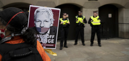 »Hände weg von Assange«: Unterstützerdemo am Montag vor Großbrit...