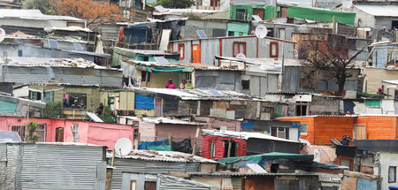 Blick auf das Township Kayamandi bei Stellenbosch, Südafrika (12...