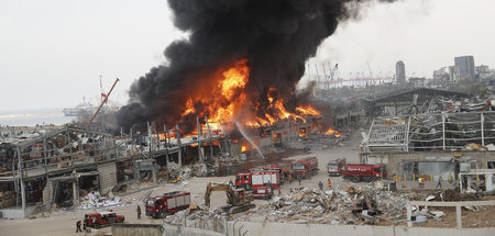 Wieder_grosses_Feuer_66606853.jpg