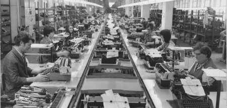 DDR-Beschäftigte 1979 im Robotron-Optima-Büromaschinenwerk Erfur...