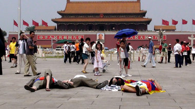 Provokation am sensibelsten Ort: »Studenten für ein freies Tibet...