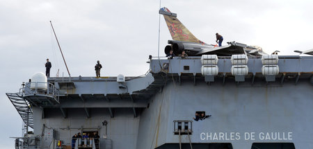 Französischer Flugzeugträger im Hafen von Limassol, Zypern