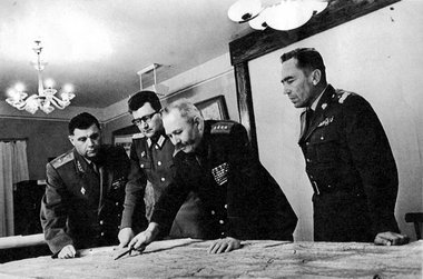 Im Stab in Legnica am 19.August 1968: Armeegeneral Sergej Schtem... Im Stab in Legnica am 19.August 1968: Armeegeneral Sergej Schtem...