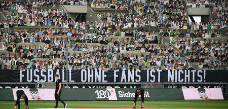 Pappfans bei einem Geisterspiel von Borussia Mönchengladbach und