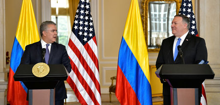 Kolumbiens Präsident Duque (l.) bei einer Pressekonferenz mit US...