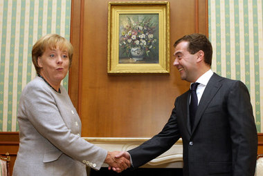 Bundeskanzlerin Angela Merkel und Rußlands Präsident Dmitri Medw... Bundeskanzlerin Angela Merkel und Rußlands Präsident Dmitri Medw...