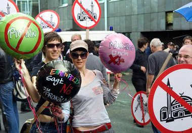 Antifa-Aktion am Rande eines Aufmarsches von »Pro-Köln« im Juni ...