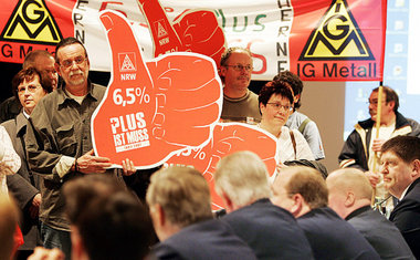 2007 gingen die Metaller für 6,5 Prozent mehr Geld auf die Straß...