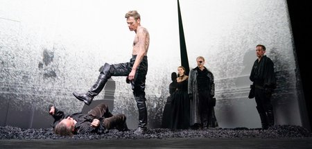 Königsmord im Kohleschacht: Calderóns Machtstudie, ganz in Schwa...