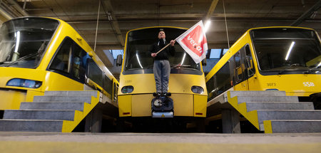 Stillstand nach Warnstreikaufruf durch Verdi: Die Stadtbahnen bl...