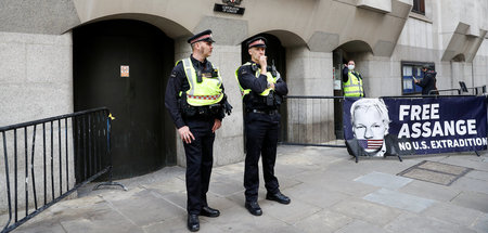 Leere vor dem Gericht in London: Assange-Prozess erhält nicht di...