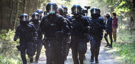Polizeibeamte verstärkten bereits am 21. September ihre Präsenz ...