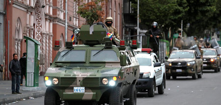 Militärfahrzeuge in den Straßen von La Paz nach Protesten der Un...