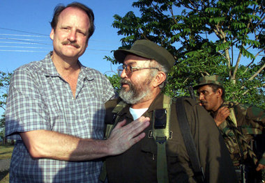 Im Januar 2002 traf UN-Vertreter James LeMoyne den inzwischen er... Im Januar 2002 traf UN-Vertreter James LeMoyne den inzwischen er...