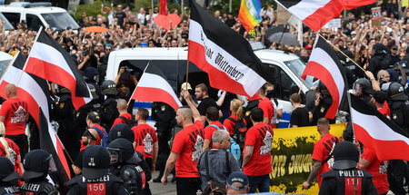 Faschistische NPD-Jugendorganisation Junge Nationaldemokraten zi
