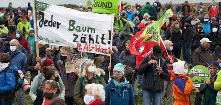 Demonstration gegen die Rodung im Dannenröder Wald (4.10.2020) Demonstration gegen die Rodung im Dannenröder Wald (4.10.2020)