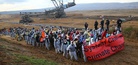 Protest im rheinischen Braunkohlerevier: Schritt in Richtung Öko... Protest im rheinischen Braunkohlerevier: Schritt in Richtung Öko...