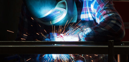 »Zusammenhang zwischen Krisen, Arbeitswelt und rechten Einstellu...