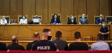 Den Faschisten der »Goldenen Morgendämmerung« endlich den Prozes...