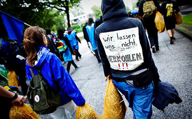 Die Demonstranten versuchten, friedlich auf die Baustelle des Kr...