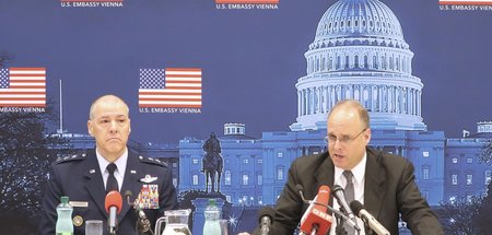 Marshall Billingslea (r.), US-Staatssekretär für Rüstungskontrol...