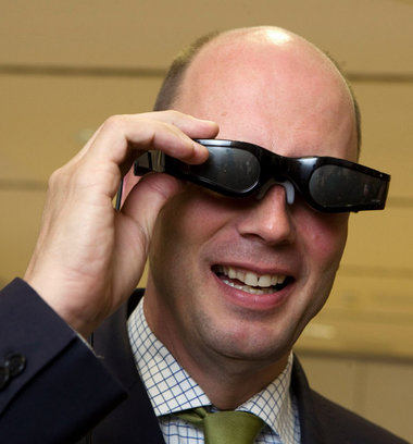 Vielleicht verhilft ja diese Hightech-Videobrille aus Jena dem M... Vielleicht verhilft ja diese Hightech-Videobrille aus Jena dem M...