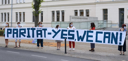 Demonstrantinnen des Frauenpolitischen Rats Brandenburg am 20. A...