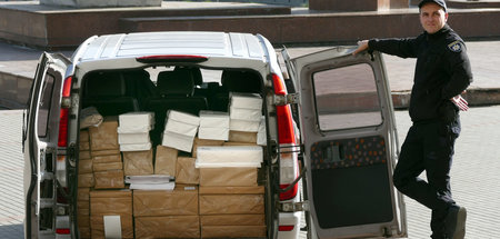 Ein Lieferwagen voller Stimmzettel in Iwano-Frankiwsk (22.10.202...