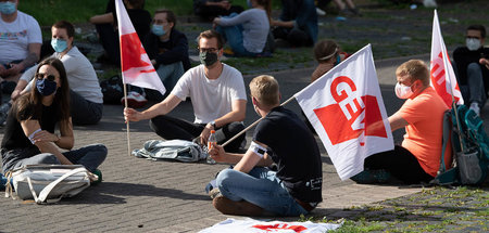Im Stich gelassen: Junge Menschen fordern mehr finanzielle Unter... Im Stich gelassen: Junge Menschen fordern mehr finanzielle Unter...
