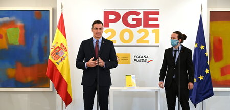 Spaniens Premier Pedro Sánchez (l.) sowie sein Vize Pablo Iglesi... Spaniens Premier Pedro Sánchez (l.) sowie sein Vize Pablo Iglesi...