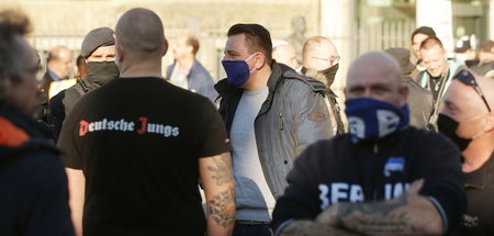 Rechte Gruppierungen versuchen verstärkt, die Demonstrationen ge...