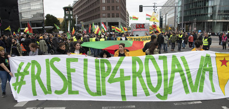 Demonstration gegen türkische Militäroffensive in Nordsyrien (Ar...