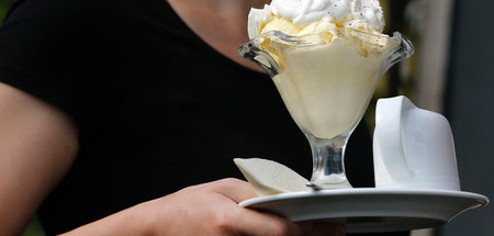 Besonders hart getroffen: Beschäftigte in der Gastronomie werden... Besonders hart getroffen: Beschäftigte in der Gastronomie werden...