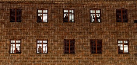 Insassen der Untersuchungshaftanstalt Hamburg verfolgen am Mittw... Insassen der Untersuchungshaftanstalt Hamburg verfolgen am Mittw...