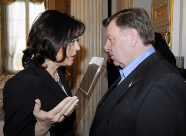 SPD-Landeschefin Andrea Ypsilanti im Gespräch mit Linksfraktions... SPD-Landeschefin Andrea Ypsilanti im Gespräch mit Linksfraktions...