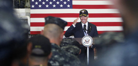 Immer gegen China: Joseph Biden salutiert 2013 als US-Vizepräsid...