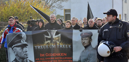 Bereits 2011 marschierten Rechte mit den Konterfeis des Nazigene...