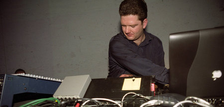 Kein Ton zuviel: Stefan Betke (Pole) in der Volksbühne, Berlin, ...