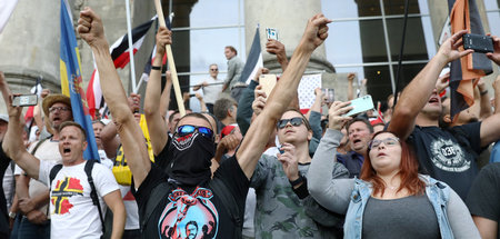 Neuauflage an diesem Mittwoch? Gruppenbild auf der Freitreppe de...