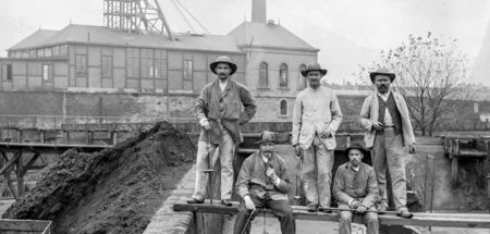 Frankreich, 1895: Untertagebergarbeiter einer Kohlenmine in Arbe...