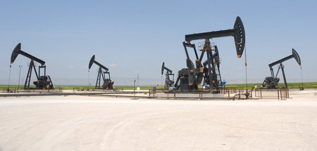 Die USA bedienen sich ungehindert und illegal bei den syrischen ...