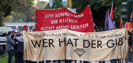 Demonstration für die Wiedereinführung der Vermögenssteuer (Hamb... Demonstration für die Wiedereinführung der Vermögenssteuer (Hamb...